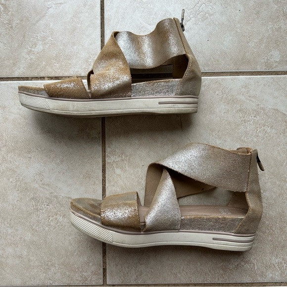 Eileen Fisher Sport Sandals Womens Silver Gold Metallic Open Toe Platform Sz 7 - Picture 7 of 8